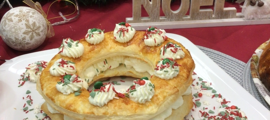 Roscón de hojaldre y nata con queso