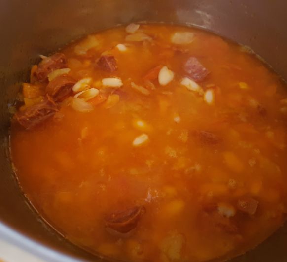 Judias blancas con chorizo